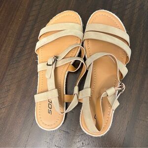 Soda Women’s 8.5 Sandals (New)